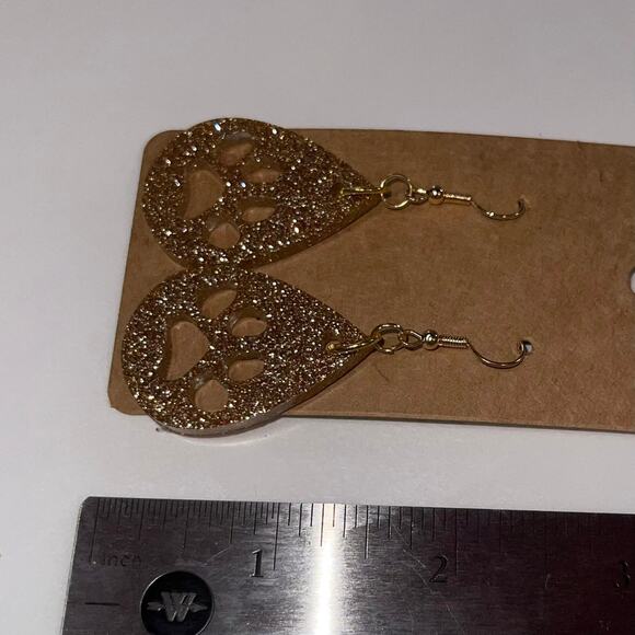 Handmade epoxy resin paw print earrings - gold glitter - Picture 3 of 5
